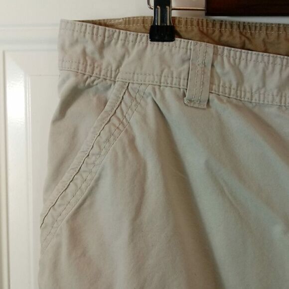 Big Sky Outfitters khaki cargo shorts - Picture 2 of 8